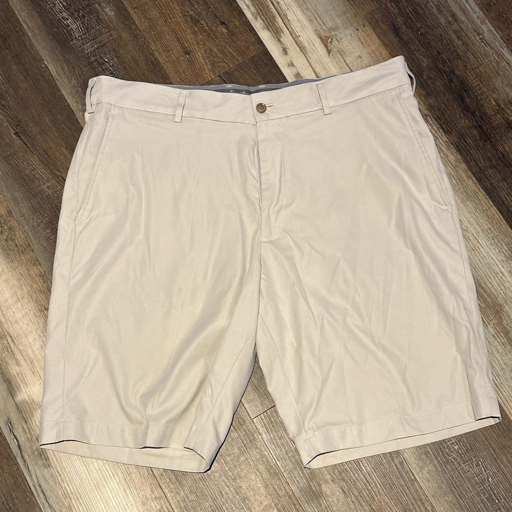 Walter Hagen Khaki Golf Shorts